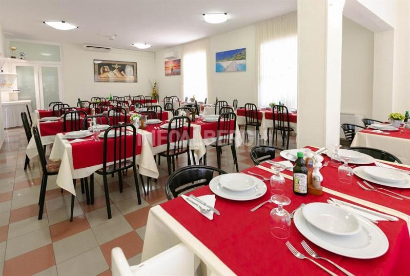 Oasi Del Mare Hotel Rimini Kültér fotó