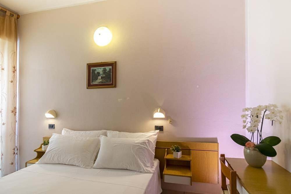 Oasi Del Mare Hotel Rimini Kültér fotó